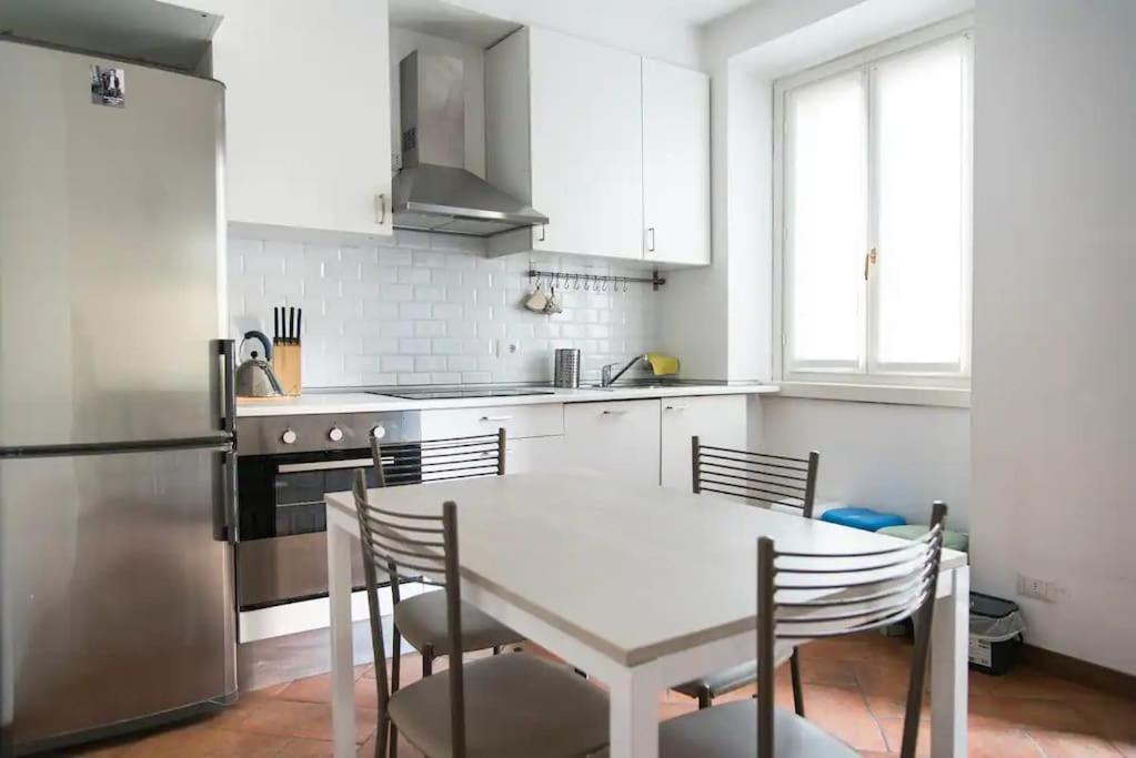 Hidden Retreat - Duomo Apartment Milan Exterior photo